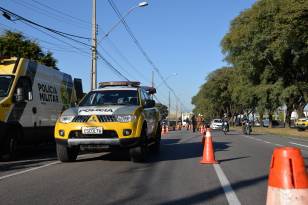 Detran Paraná parabeniza Polícia Militar do Paraná pelo seu aniversário de 167 anos