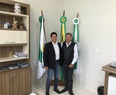 Marinho Guimarães com o prefeito de Mandirituba, Luis Biscaia.