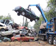 Detran-PR vende 2.867 veículos em leilões de sucata e arrecada R$ 6,1 milhões