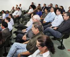 Na segunda-feira (29), o Departamento de Trânsito do Paraná voltou a se reunir com representantes dos agentes externos que prestam serviços ao órgão. Mais de 30 profissionais diretamente envolvidos com o Detran participaram da reunião. 
