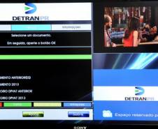 Os números, contabilizados até novembro, incluem processos realizados pelo site e pela plataforma móvel do Detran Fácil. Departamento de Trânsito do Paraná oferece ainda serviços em terminais de autoatendimento e pela TV Digital. 