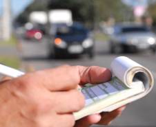 O Departamento de Trânsito do Paraná (Detran) orienta os usuários que mensagens falsas sobre alterações na legislação de trânsito têm circulado nas redes sociais e também estão sendo enviadas por celular. 