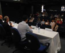 A formação dos novos motoristas foi tema de um encontro entre diretores de ensino dos Centros de Formação de Condutores, Departamento de Trânsito do Paraná (Detran) e Observatório Nacional de Segurança Viária (ONSV). 