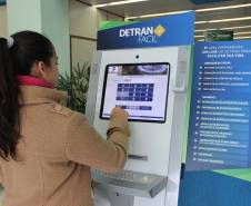 O sistema Detran Fácil, plataforma de serviços online do Departamento de Trânsito do Paraná, alcançou nesta quarta-feira (28) a marca de 3 milhões de serviços realizados pela internet, TV Digital e terminais de autoatendimento. 