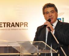 O governador Beto Richa assinou nesta sexta-feira (20), em Curitiba, a lei que regulamenta a atividade dos despachantes de trânsito do Paraná. 