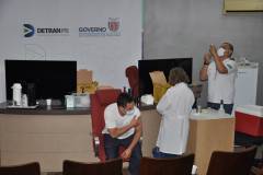 Detran aplica 155 doses da vacina H1N1 em servidores da Autarquia e da Paraná Esporte e prestadores de serviço 