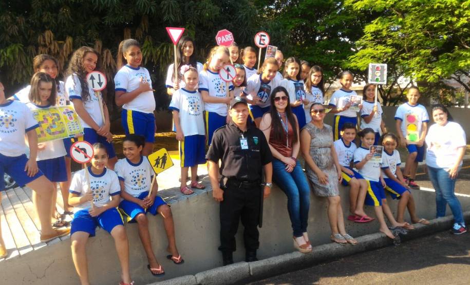 As unidades do Departamento de Trânsito do Paraná (Detran) realizaram, entre os dias 18 e 25 de setembro, uma série de atividades em referência a Semana Nacional do Trânsito. Pensando nisso, a autarquia traz nesta segunda-feira (25) um balanço das blitzes educativas, palestras, brincadeiras e teatros de conscientização que ocorreram no interior do estado.